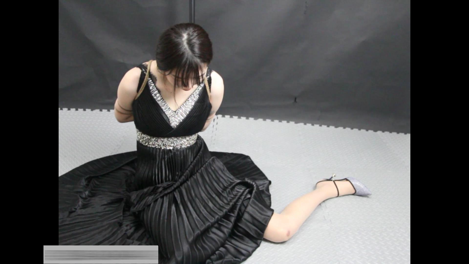 魅影空间_佳艺黑色礼服[00_04_55][20250107-094239].jpg