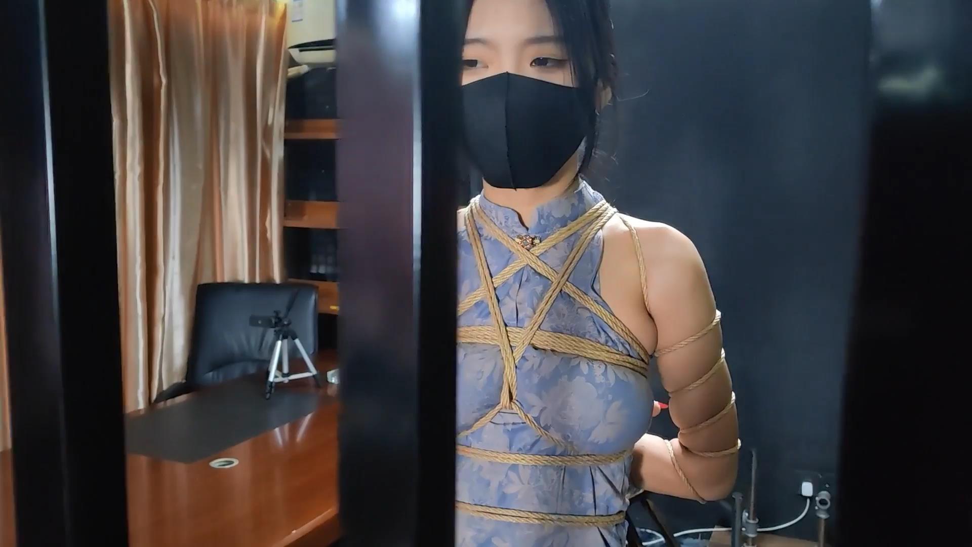 意之窗原创_汤圆 旗袍女囚徒[00_00_48][20250111-093125].jpg