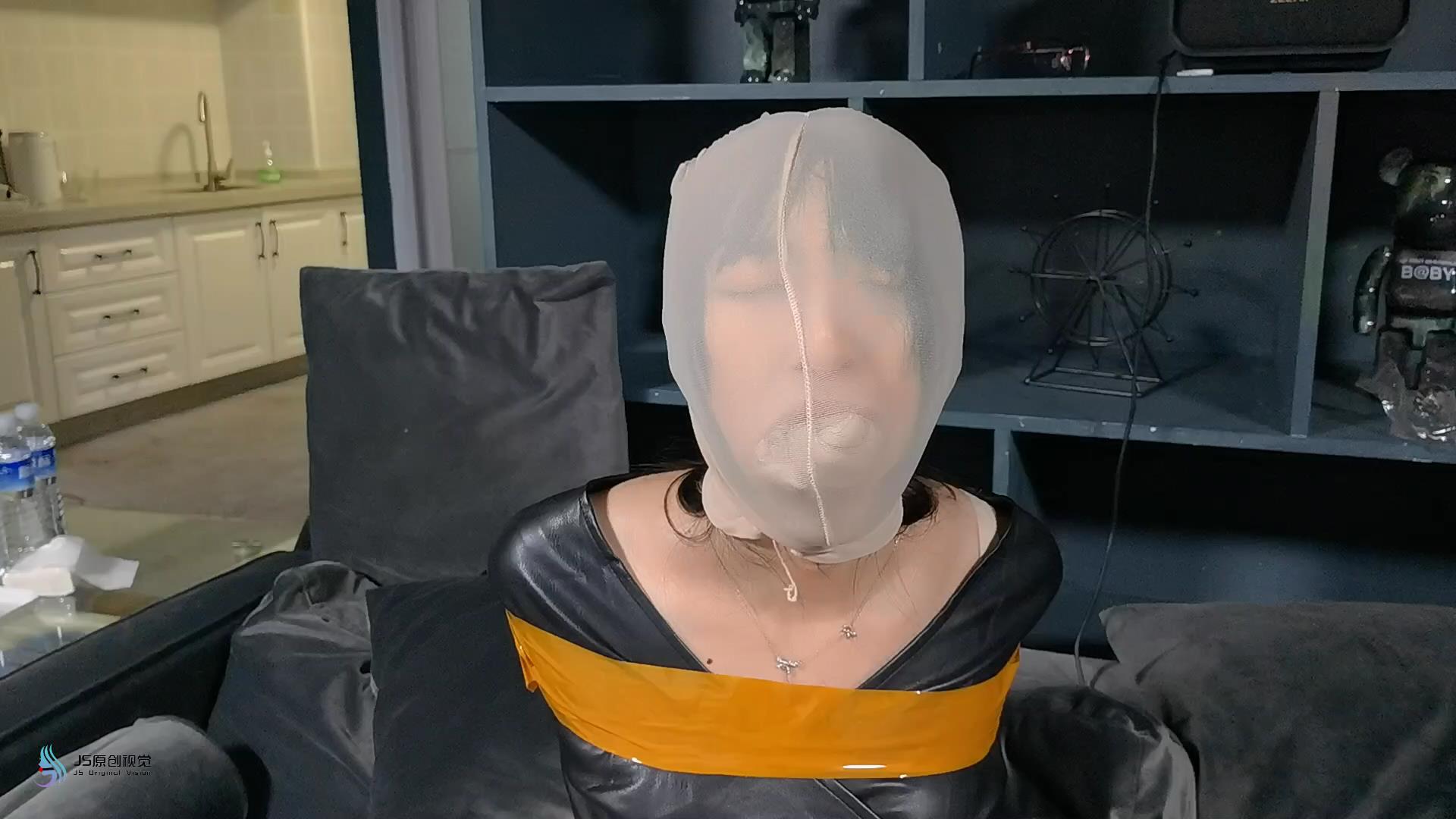 【JS】欣妍 灰色胶带捆绑[00_06_07][20250117-095711].jpg