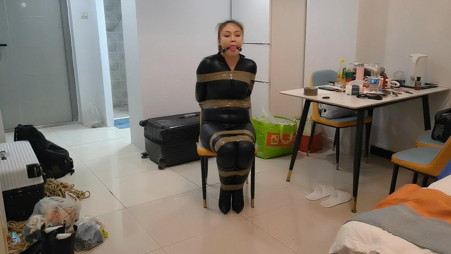【JS】露楠 抓住女贼[00_05_55][20250127-104119].jpg