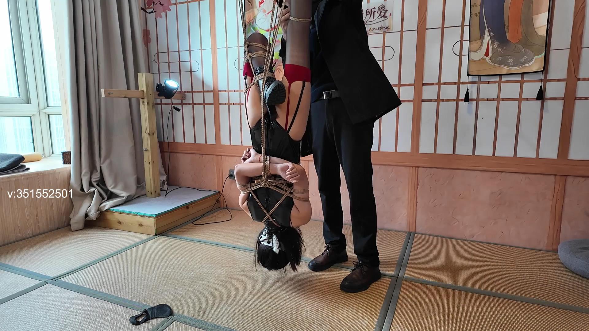 一绳所爱 性感的凉玥倒吊打耳光体验[00_19_13][20250204-102108].jpg