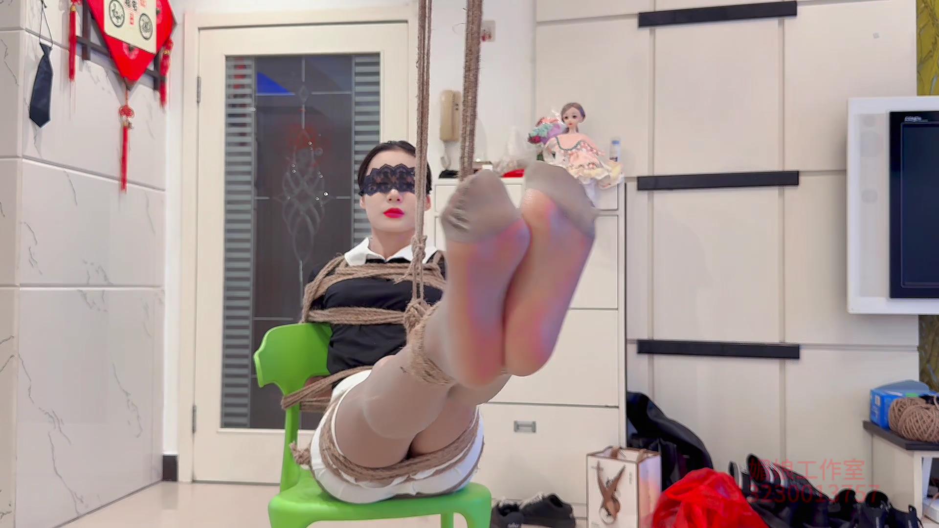 媚娘工作室 椅子吊绑调教[00_23_41][20250222-093619].jpg