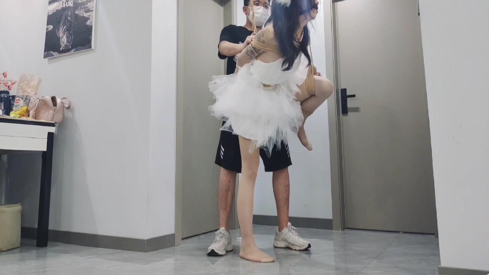 欢乐谷 被吊在空中强高口舌的芭蕾舞者深度[00_55_38][20250226-105226].jpg