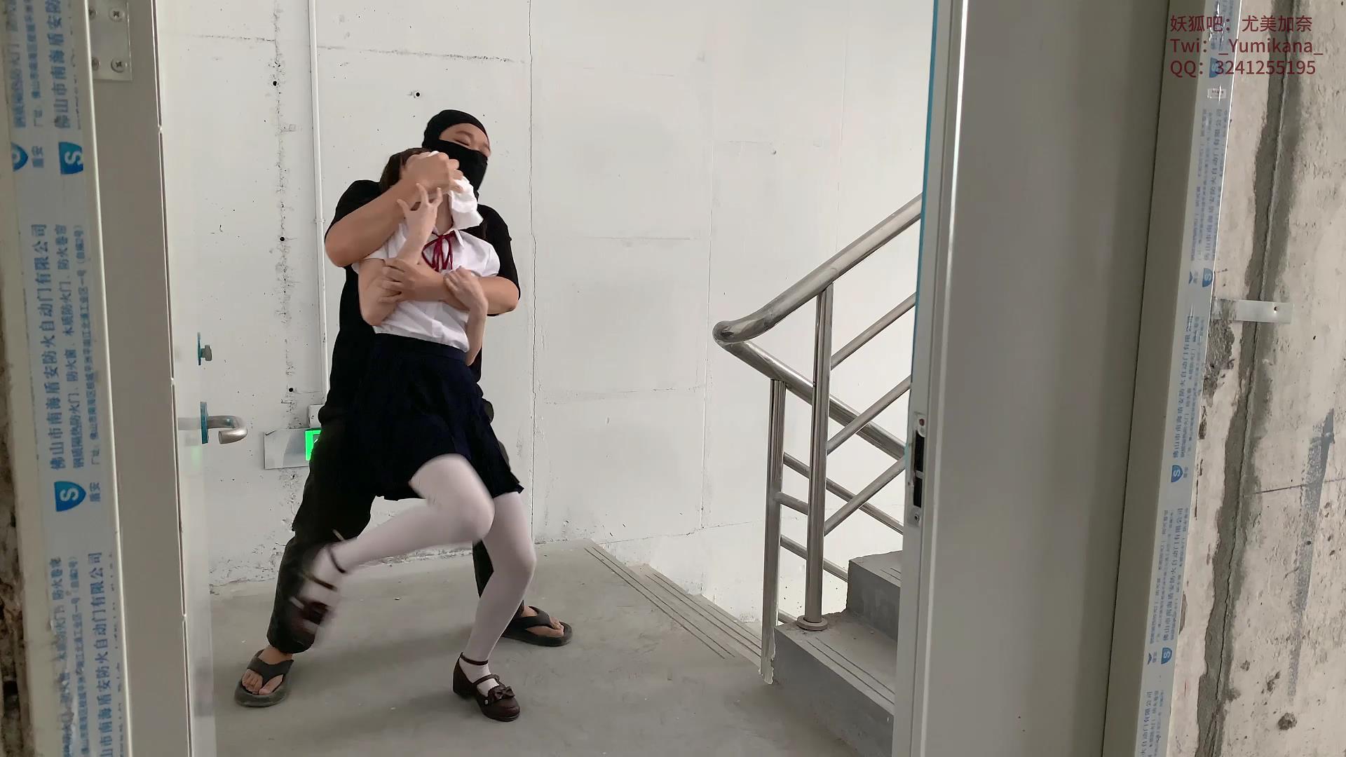 尤美加奈 紧张刺激的废墟！双马尾白丝JK[00_01_30][20250430-101856].jpg