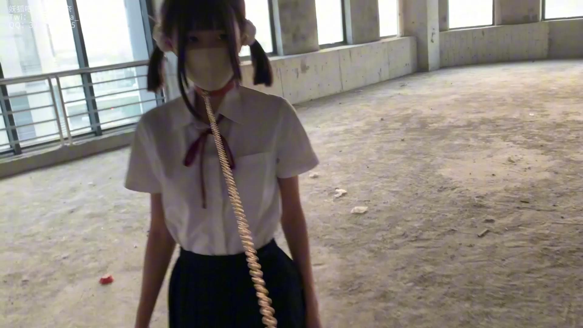 尤美加奈 紧张刺激的废墟！双马尾白丝JK[00_10_03][20250430-101919].jpg