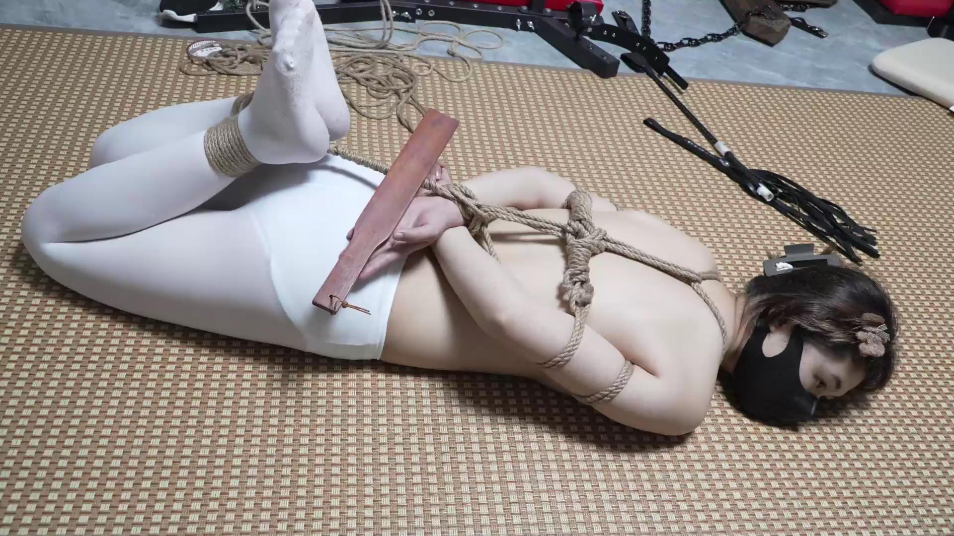 缚予 线下真实调教之新模19岁大一新生雯[00_35_43][20250501-113146].jpg