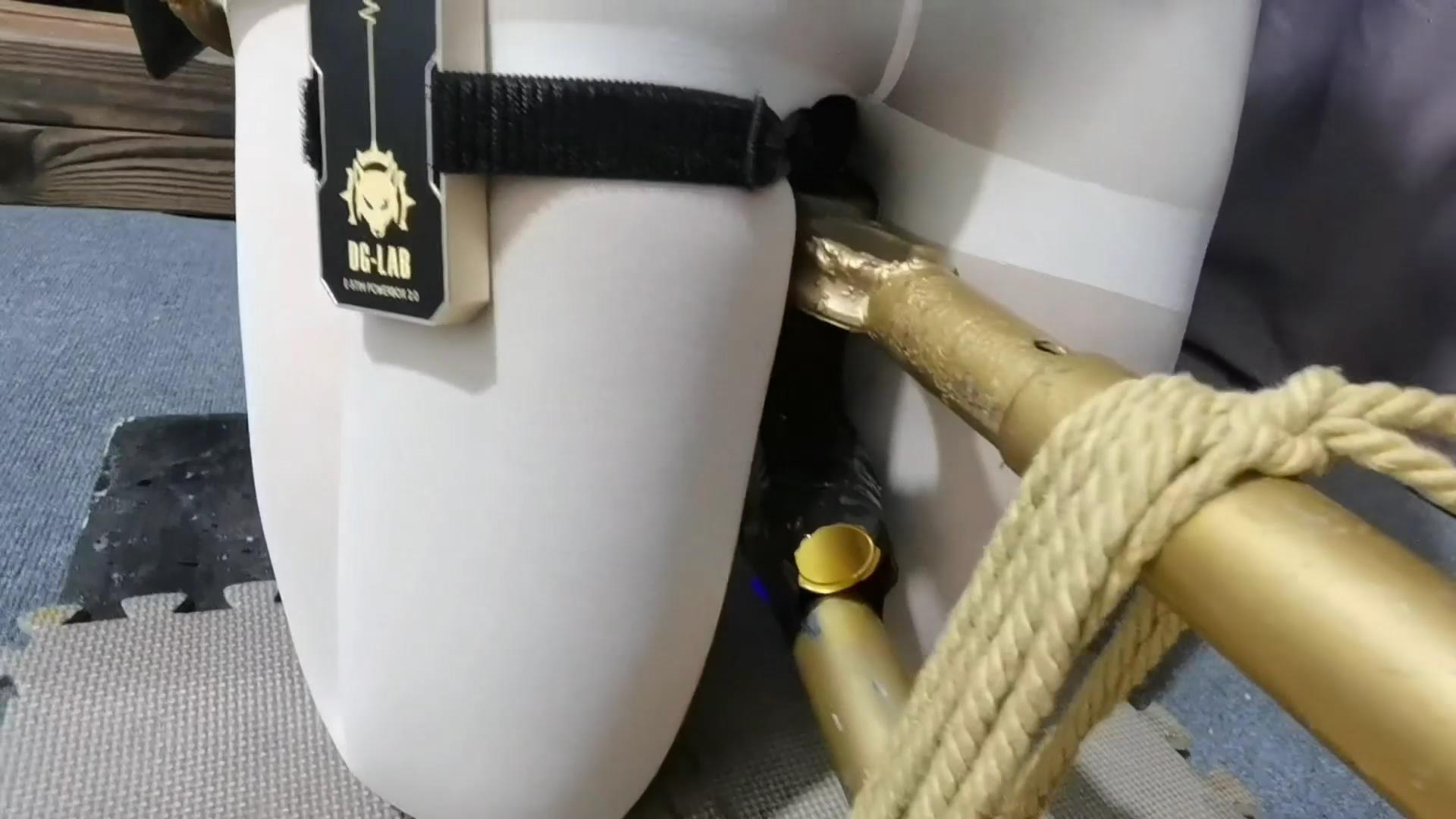 飞天原创 驴驴鬼迷心窍,又来挑战这个拘束[00_19_36][20250509-090436].jpg