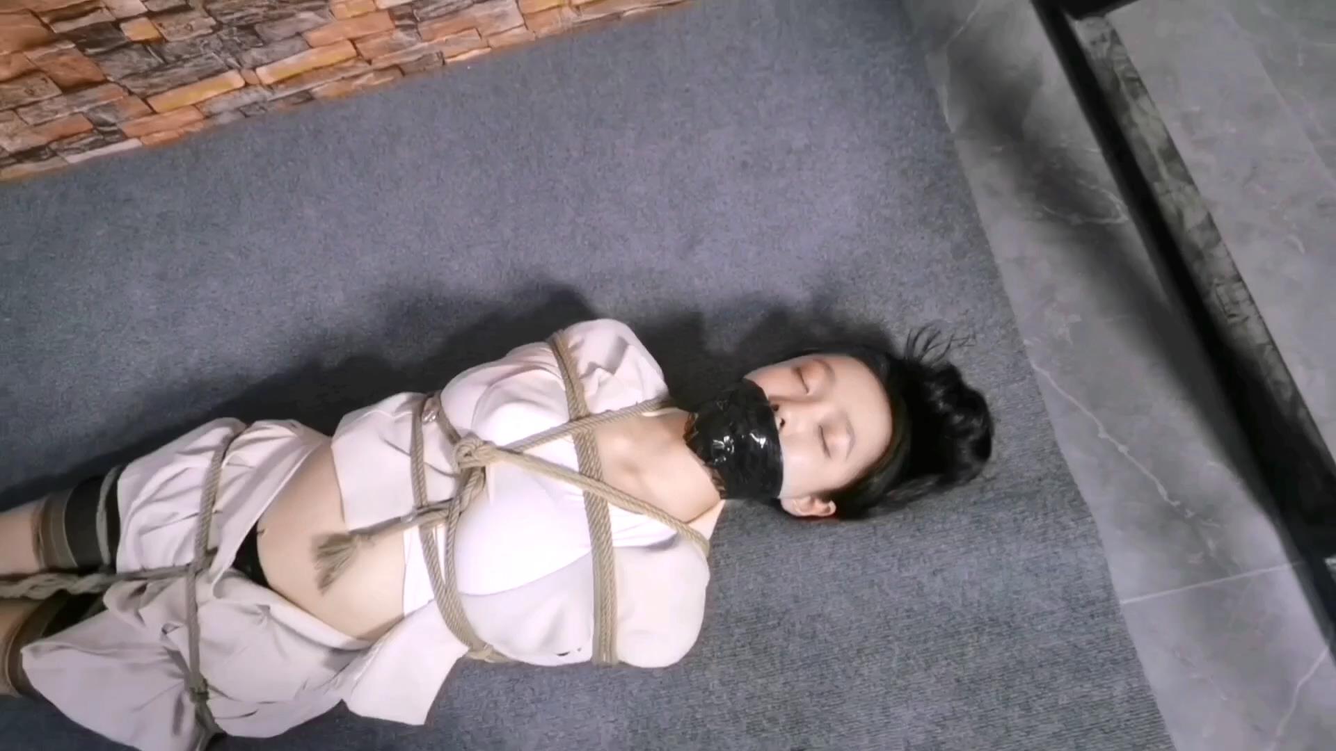 HD飞天-女老师去学生家补课走错门 艺仙[00_02_57][20250623-113728].jpg
