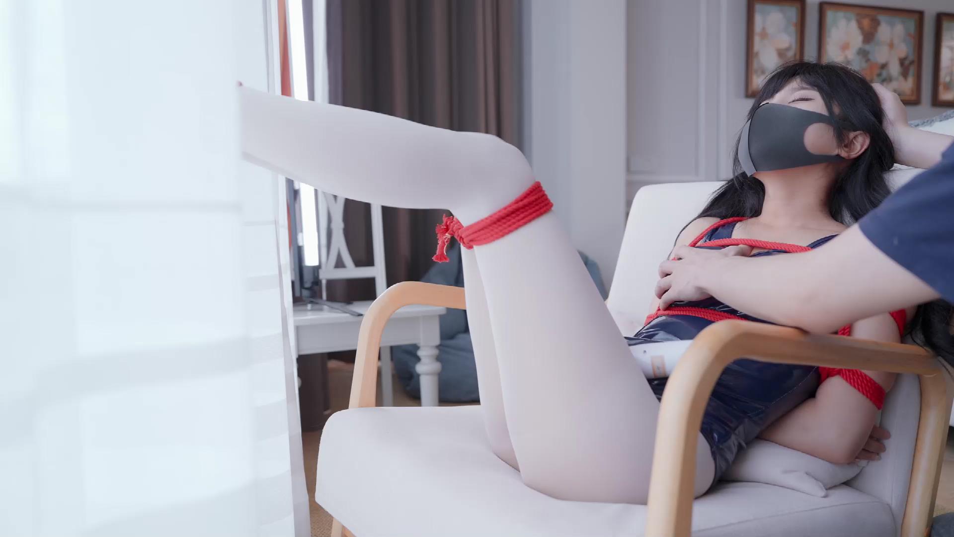悠米 痴汉与少女 中 潜入少女家撬锁迷晕[00_19_45][20250702-144423].jpg