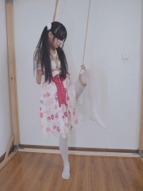【约拍】双马尾女孩单腿吊