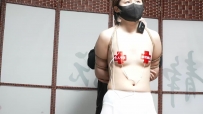 缚予 线下真实调教之新模19岁大一新生雯雯白丝乳贴三角